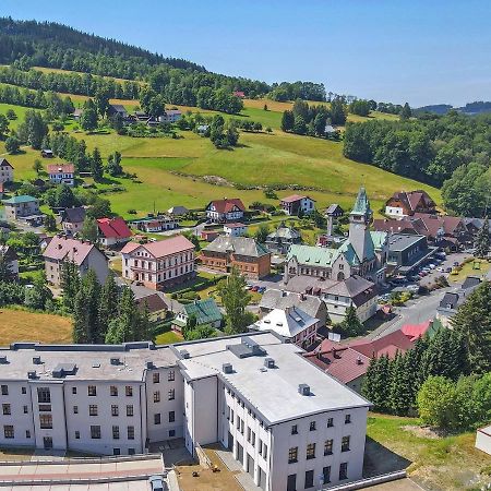 Residence Kotel Рокитніце-над-Їзероу Екстер'єр фото